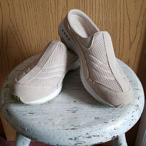 Easy Spirit natural slip on sneakers